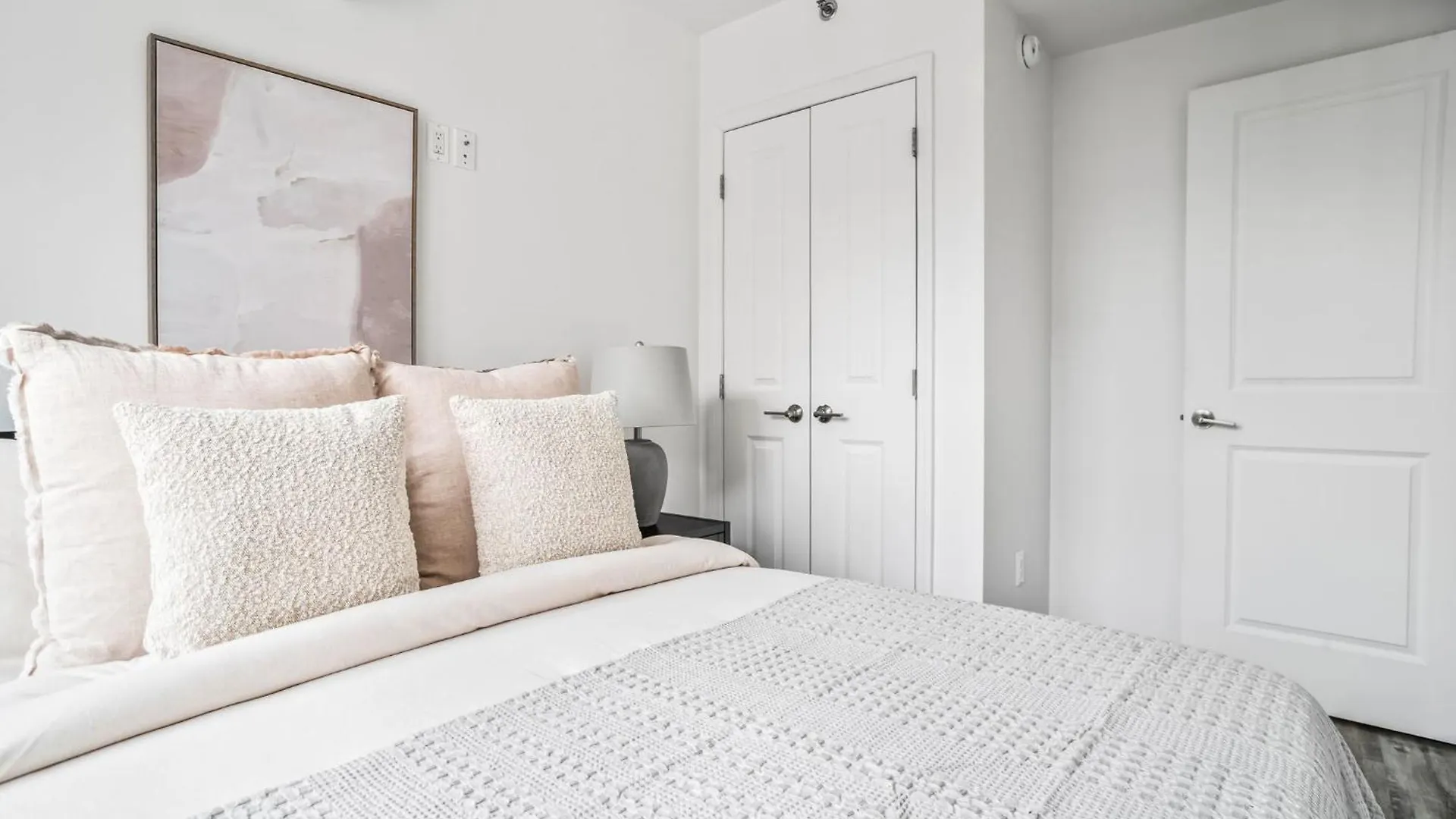 Chic Midtown 2Bedroom Cozy & Modern Retreat In Hells Kitchen New York Apartment